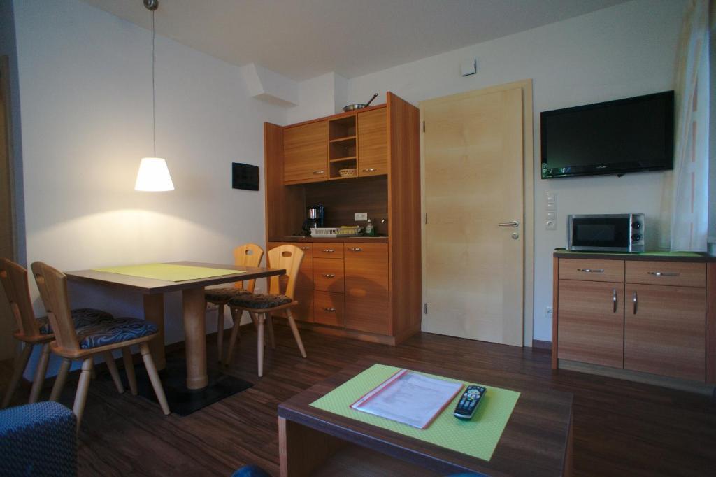 Weihergut Cermes Chambre photo